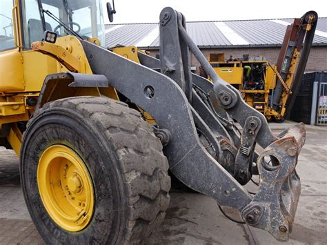 volvo wheel loader quick coupler